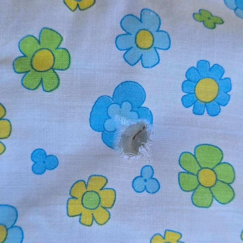 Vintage Handmade Style Animal Patchwork Baby Quilt Floral Eyelet Trim 36x32